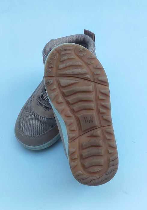 Bota Botim criança unissexo tamanho 26 marca H&M