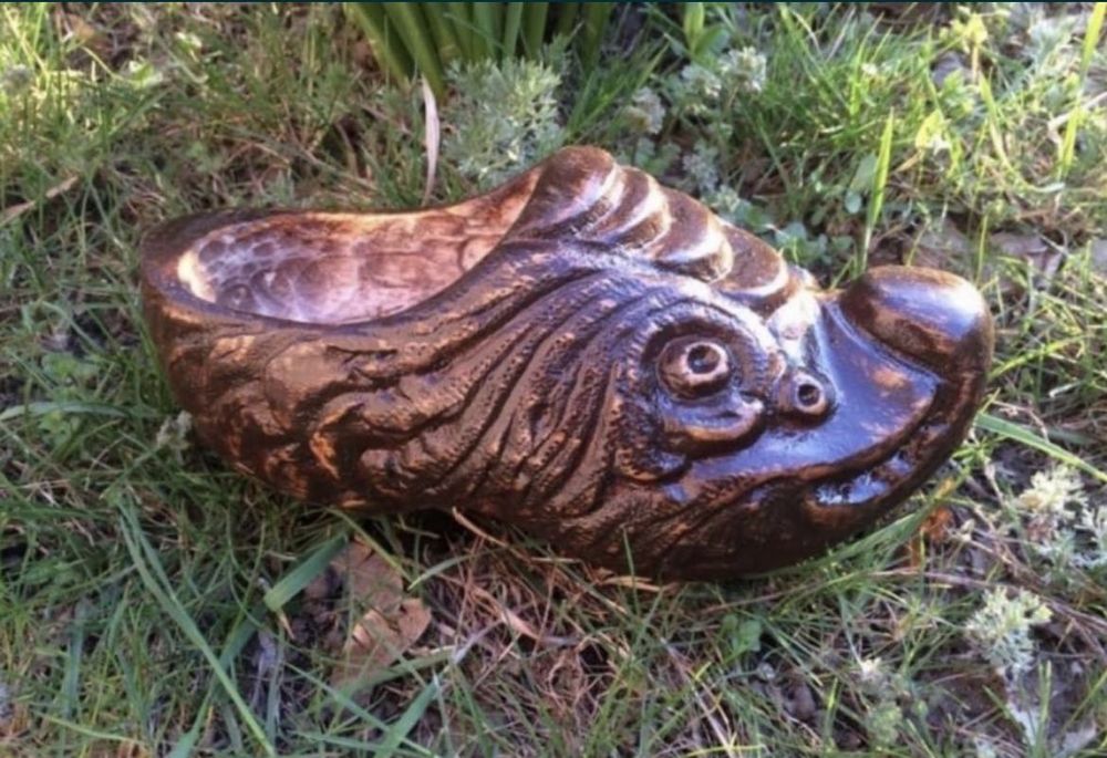 Sabo. Clomp. Klomp, holenderski but. Chodak.