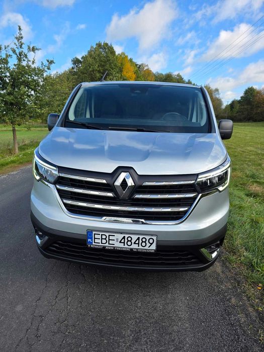 Renault Trafic Long  9 osobowy SpaceClass przewóz osób niepełnosprawnych