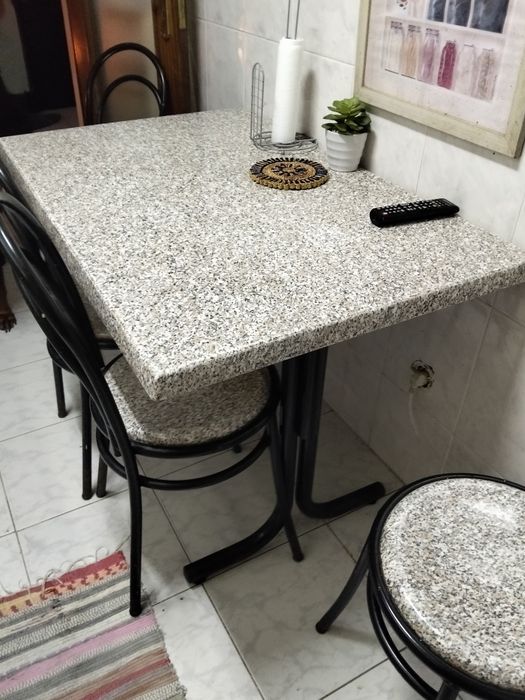 Mesa de cozinha  negociável