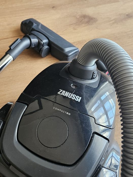 Aspirador Zanussi Compacto