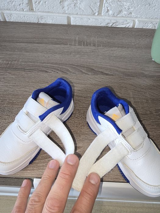 Buty dziecięce Adidas r 24 jak nowe