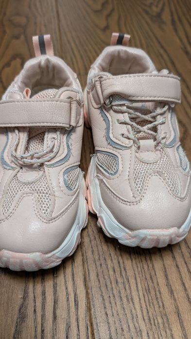 Кросівки кеди для дівчинки дуже легенькі розмір 28 устілки 17 см