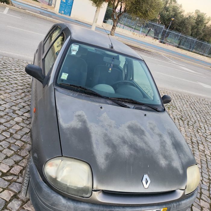 Renault Clio 1.2 RN (Set/1999) - Barato e Económico