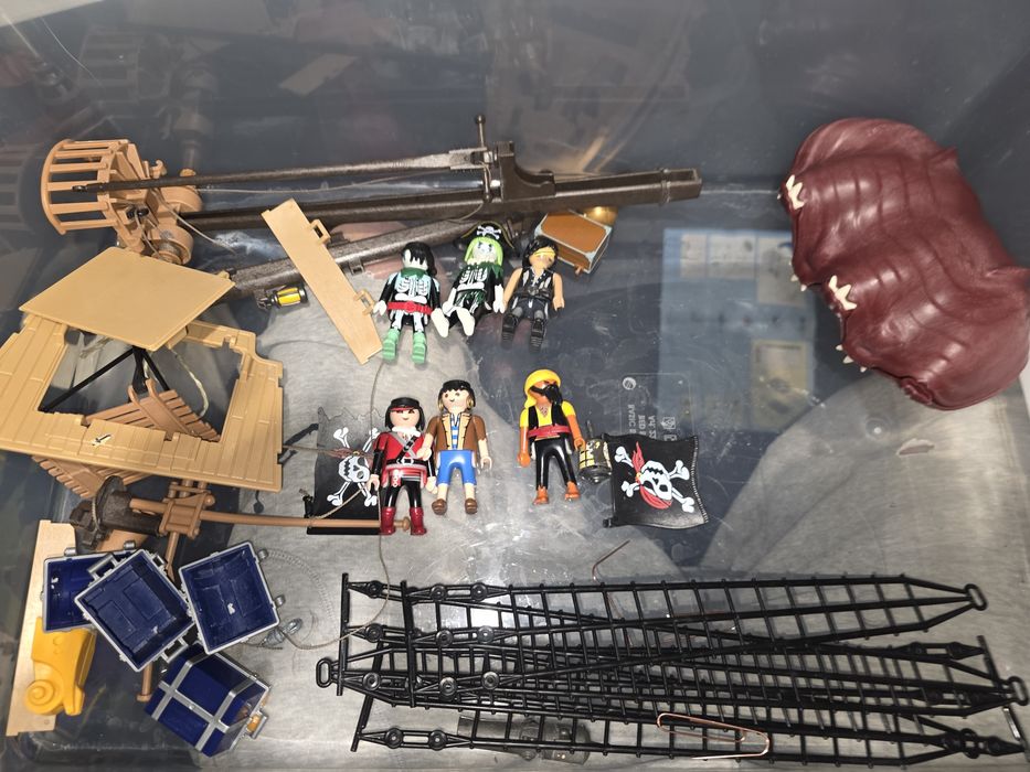 PLAYMOBIL 4290 ogromny Statek Piracki + SILNIK elektryczny + żagle + figurki