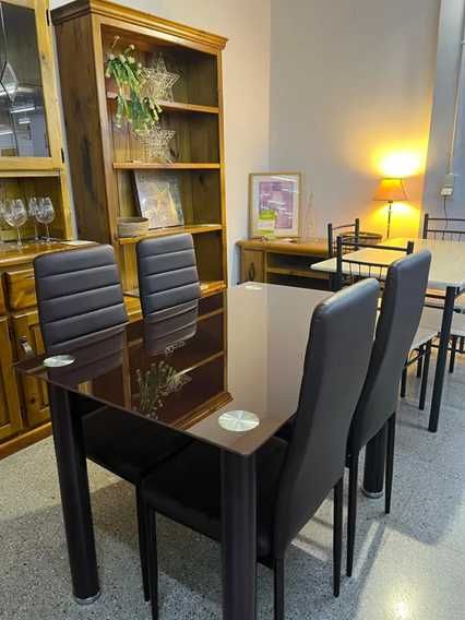Mesa de jantar de vidro preto com 4 cadeiras / Entrega grátis / Pagamento na entrega