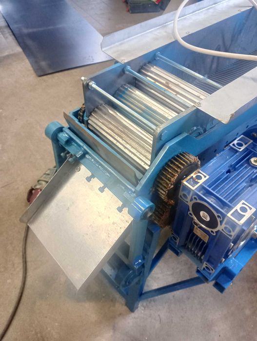 Maszyna  rolnicza gilotyna do stripsa  tytoniu