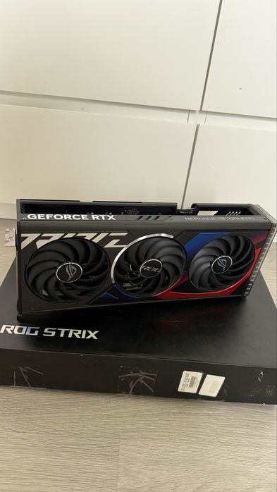 Asus rog strix 4070 TI 12gb