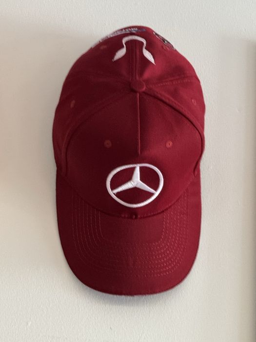 Boné Mercedes Petronas bordeaux. Lindissimo