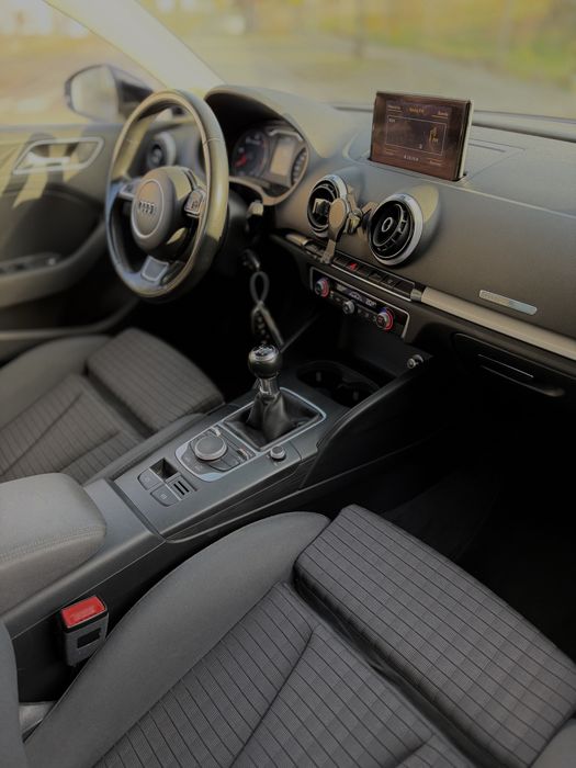 Audi A3 Limousine 1.6 TDI S-LINE kit RS3