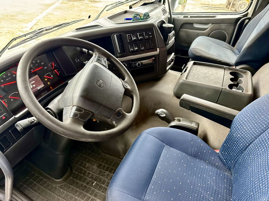 Volvo FM 340 hakowiec wywrotka skrętna oś automat