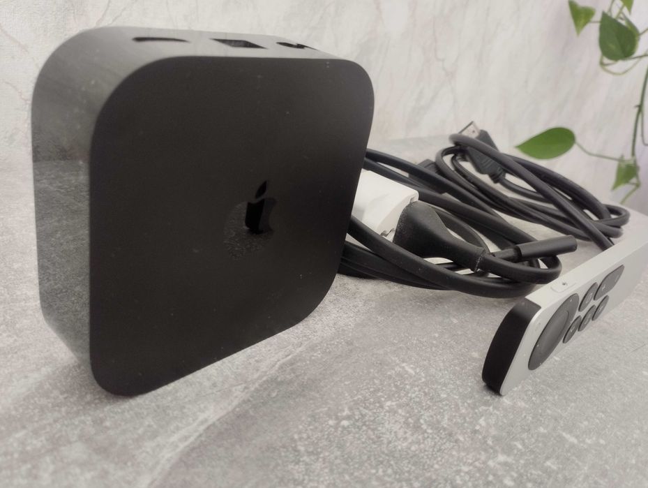 Apple TV . В ідеальному стані.