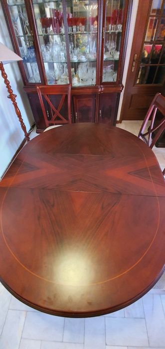 Mesa extensivel mais 4 cadeiras