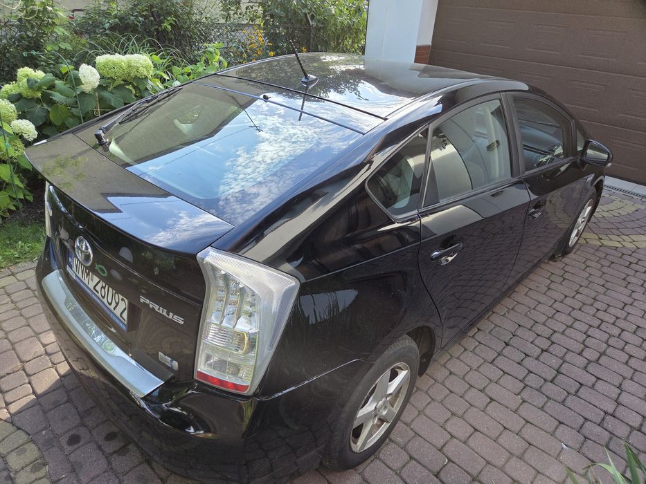 Toyota Prius 1.8 Benzyna Hybryda
