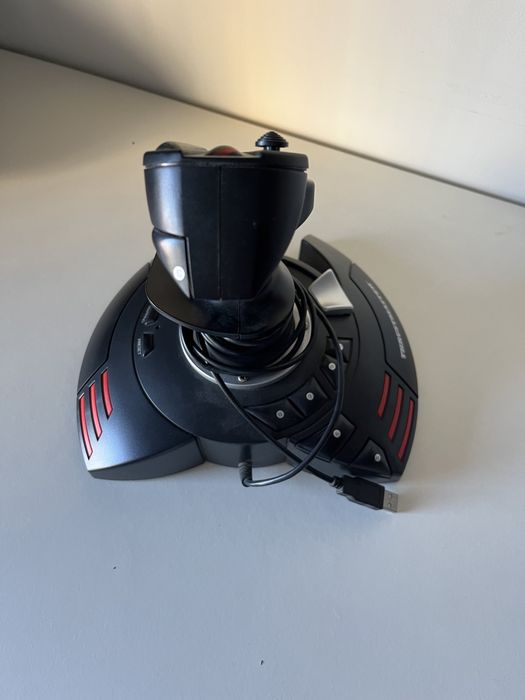 Joystick Thrustmaster T.Flight Stick