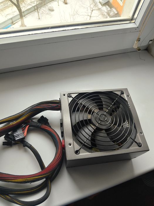 блок питания Thermaltake TR2 RX 650W.