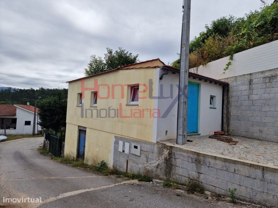 Moradia T1 em reconstrução