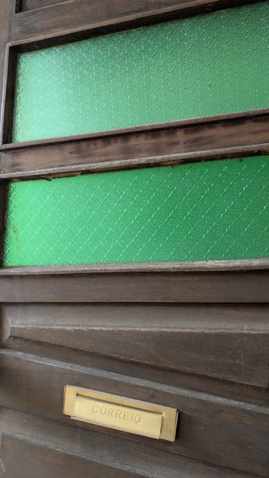 Porta de madeira maciça