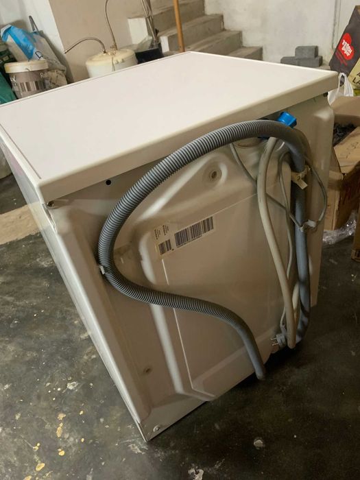 Máquina de lavar roupa Electrolux – usada