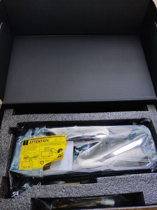 Відеокарта Gainward GeForce RTX 3070 Ti Phenix