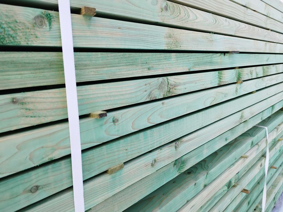 Tartak więźba dachowa deski łaty drewno konstrukcyjne transport HDS