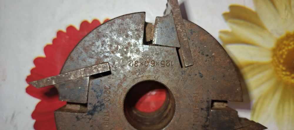 Продам Фрезу по дереву