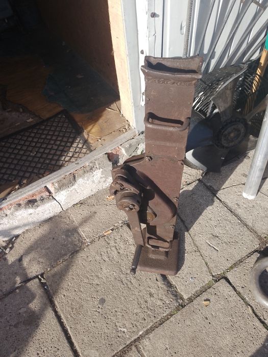 Lewarek kolejowy 5 T