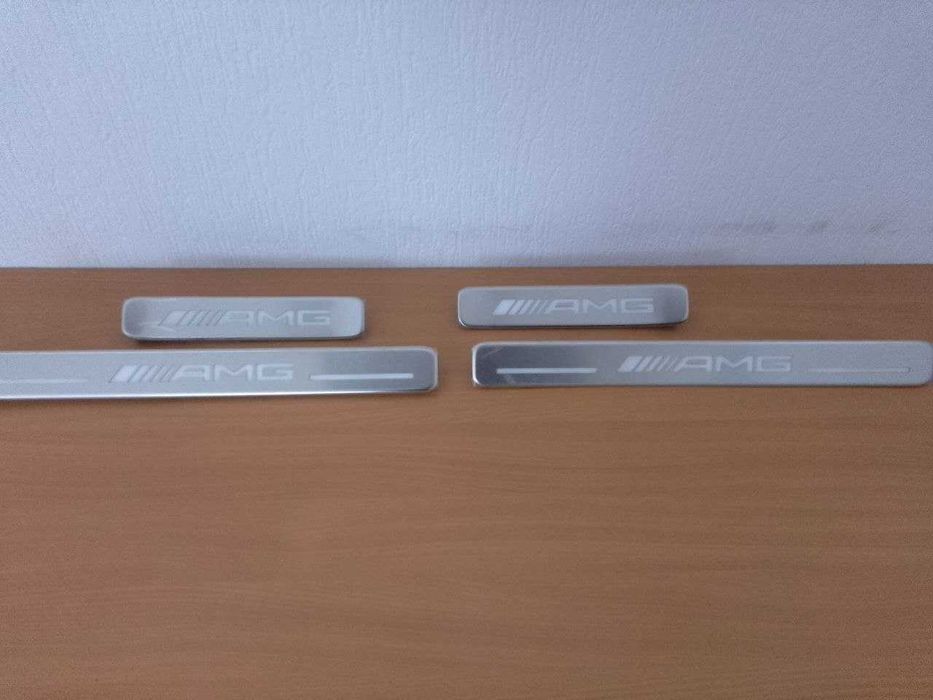 Накладки порогів з підсвіткою AMG 4-шт