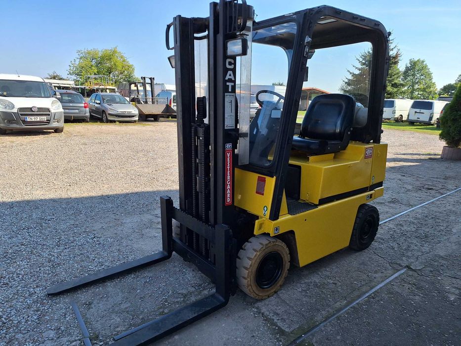 Wózek widłowy CATERPILLAR V35D LPG - 1.7 T