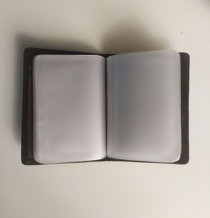 Mały skórzany album na karty