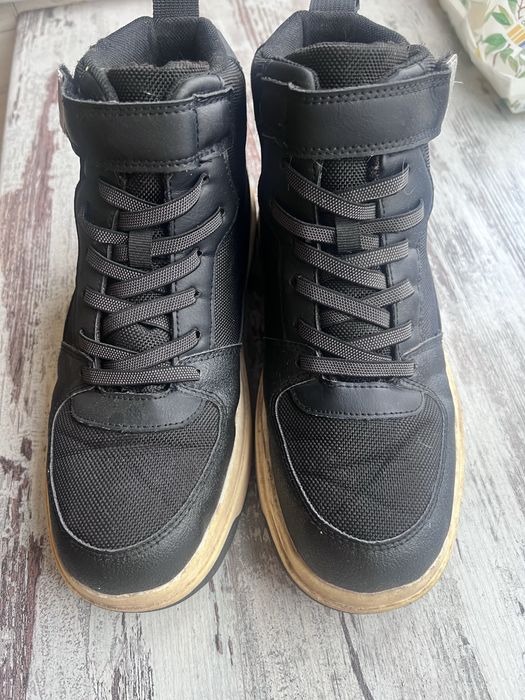 Взуття на злопчика H&M