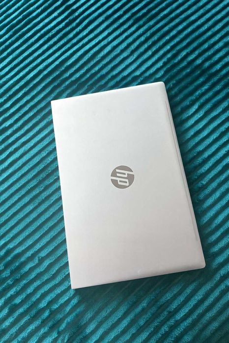 HP ProBook 450 G10 – i5-1335U, 8 GB RAM, 240 GB SSD, 15.6" FHD