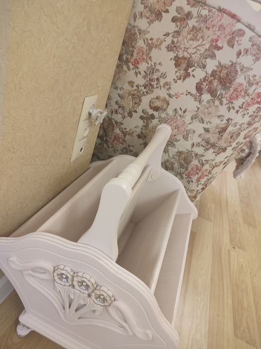 Полочки, стелаж барокко,ящикк для зберігання.Дерево