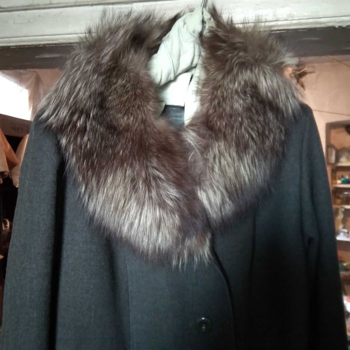 Зимнее пальто с чернобуркой