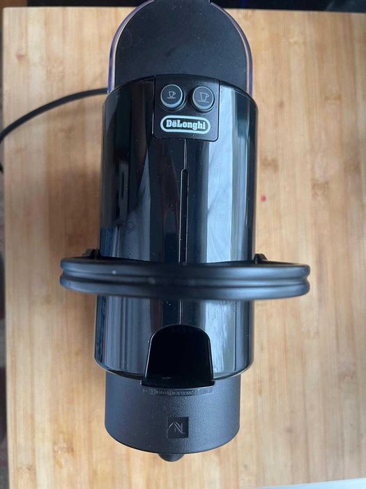 Máquina de Café DELONGHI Nespresso Inissia Preto