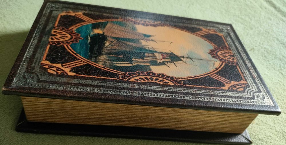 Szkatułki, pudełka  jako książka drewniane z ekoskóry