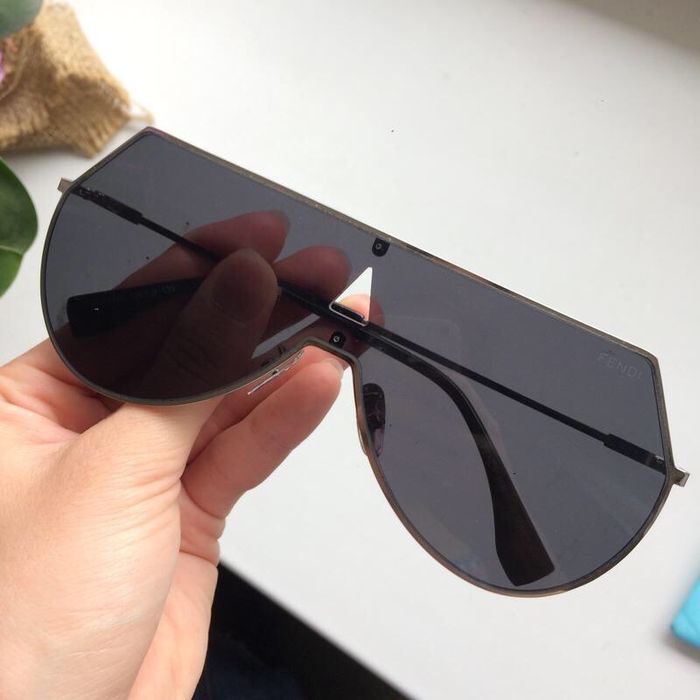 Fendi крутые очки Италия.Dior