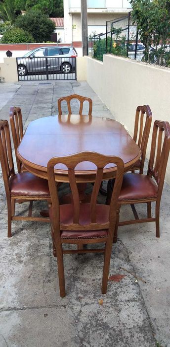 Mesa de sala com 6 cadeiras