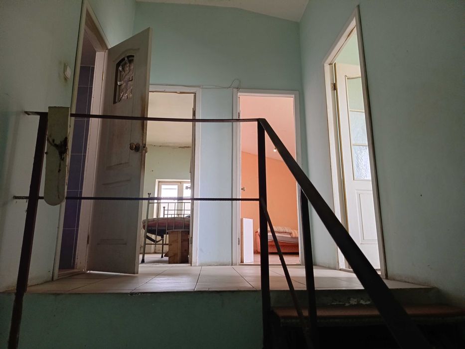 От хозяина 5 комнатная квартира в институте Таирово.