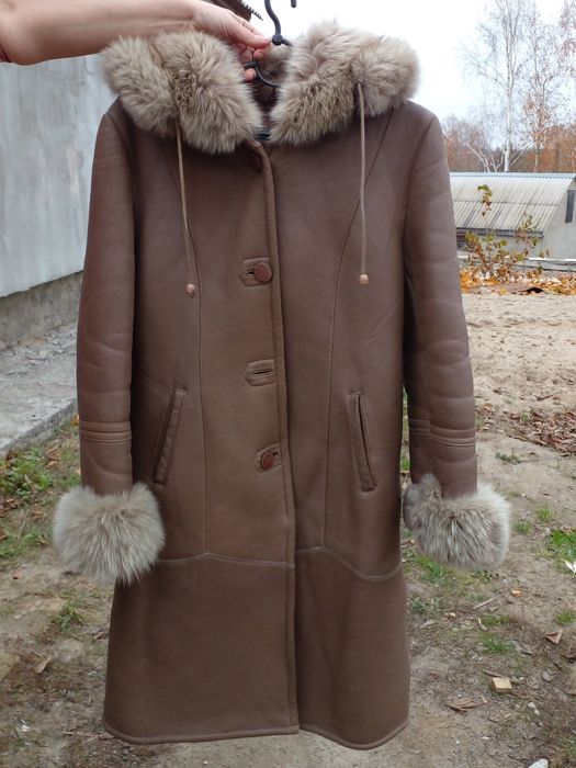 Женская дубленка.