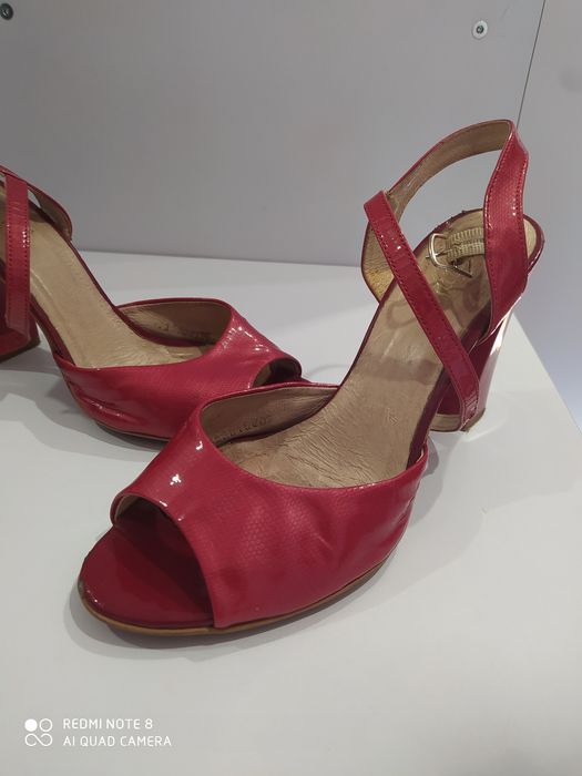 Buty letnie damskie skórzane 38 rozmiar ,markowe.