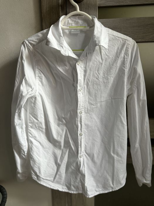 Рубашка белая в школу hugo boss оригинал.