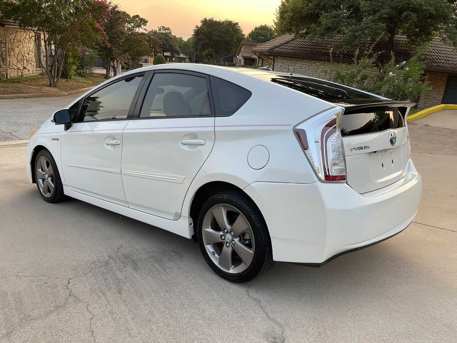 Toyota Prius Persona Series      2015