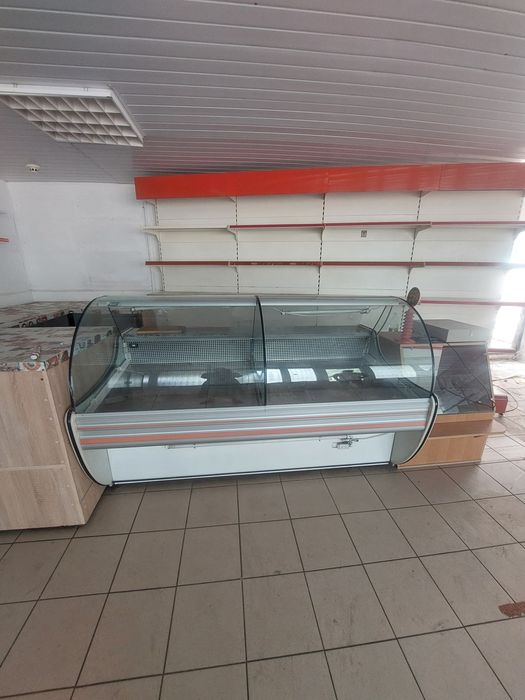 Торгівельне обладнання  з магазину продовольчих товарів