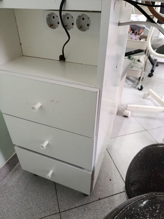 Mesa de manicure , cabeleireiro e estética