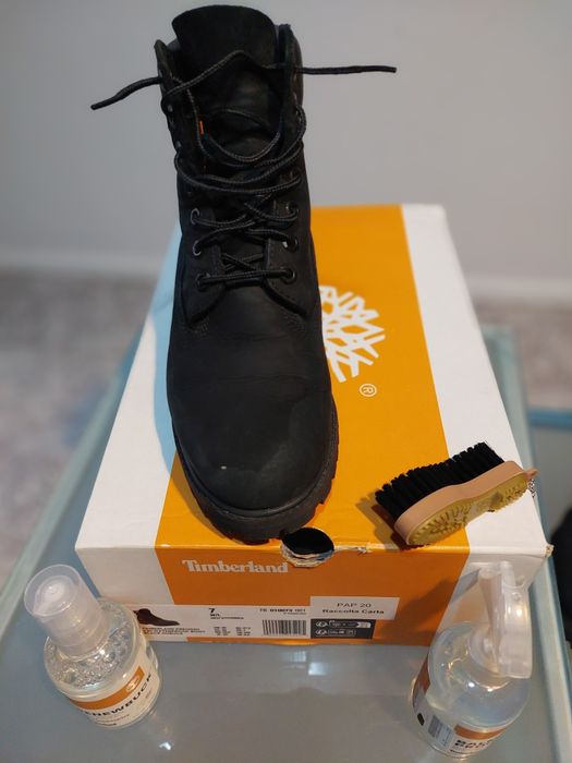 Botas timberland como novas. Na garantia. Oferta dos produtos de limpe