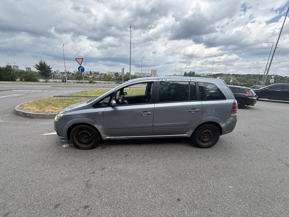 Продам Opel Zafira 2007 рік 1.9 дизель