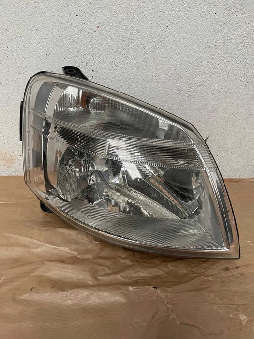 Óticas/Farois Frontais Citroen Berlingo/Peugeot Partner 02 a 08