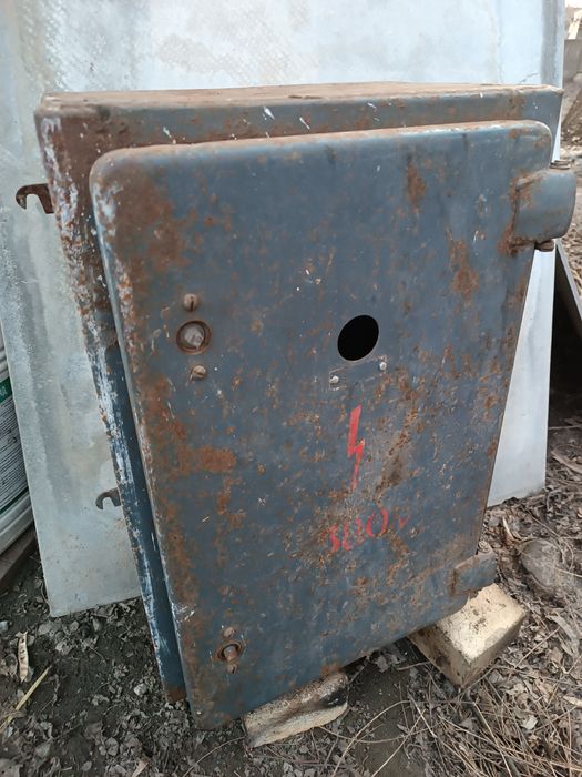 Електричний щиток щит (шафа) електрощит радянський