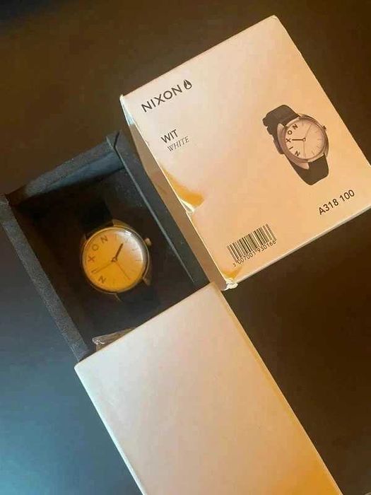 Nixon The Wit white
